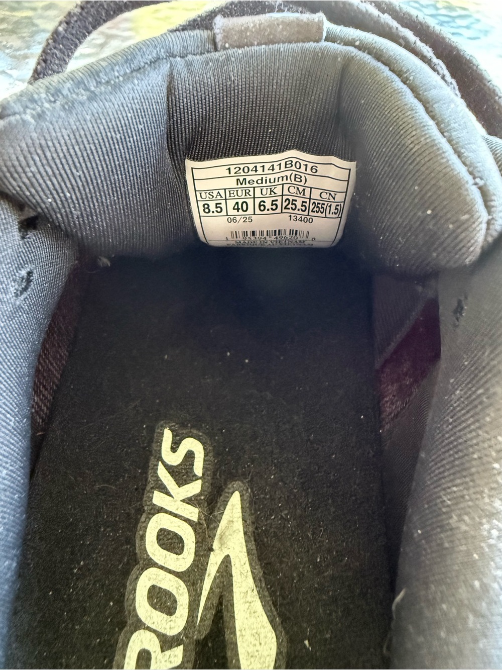 Brooks Ariel GTS 24 Women's Running Shoes in Black and White (Brand New) - Picture 8 of 9